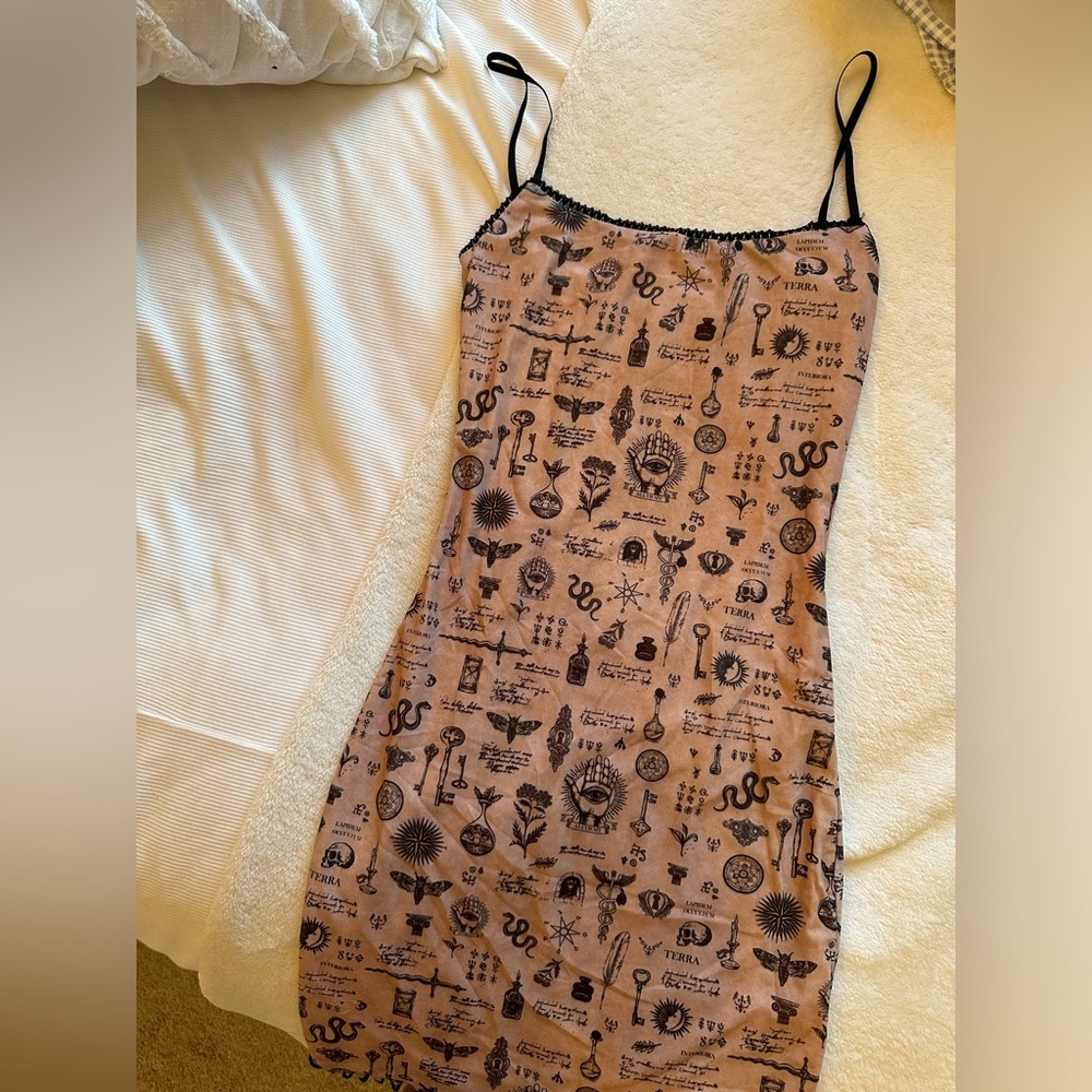 Patterned bodycon dress